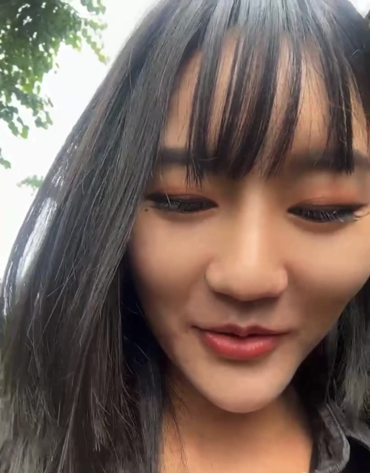 Gái dâm cho người lạ móc lồn dâm đãng